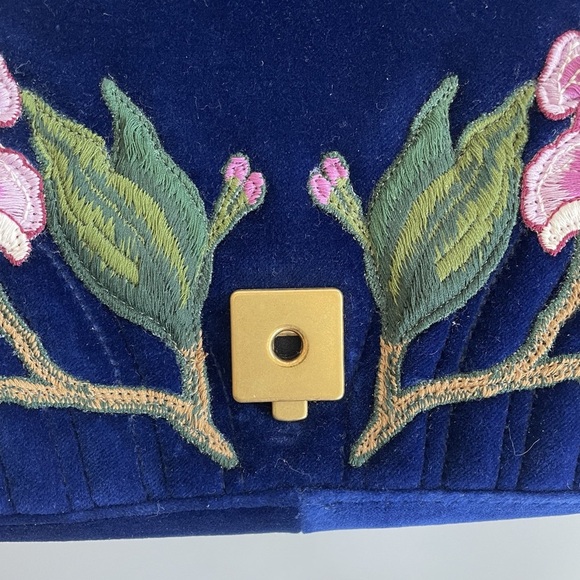 GUCCI | MARMONT MED. VELVET BAG | BLUE - Picture 2 of 14